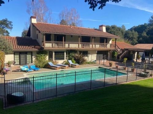 180 Fox Hollow Rd, Redwood City CA  94062-3608 exterior