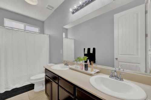 542 Twilight St, Vacaville CA  95688-8829 exterior