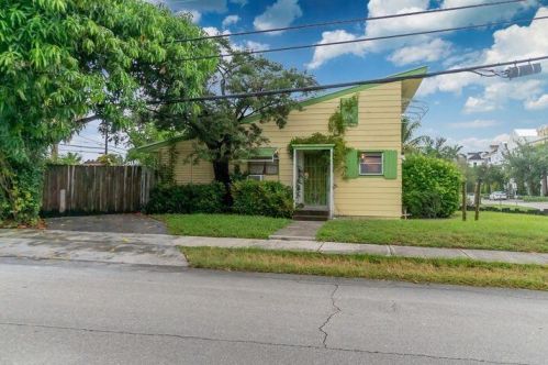 302 1st Ave, Delray Beach FL  33444-3804 exterior