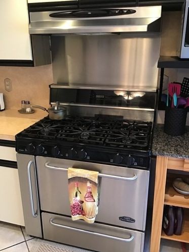 27 Hollis St, Weymouth MA 02190-1412 exterior