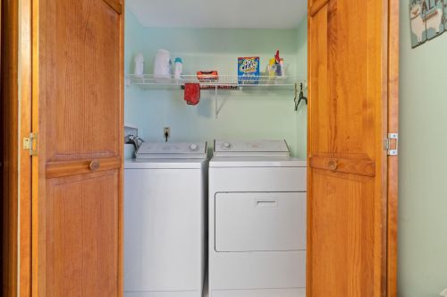 12 Ginger Dr, Goffstown NH  03045-2939 exterior