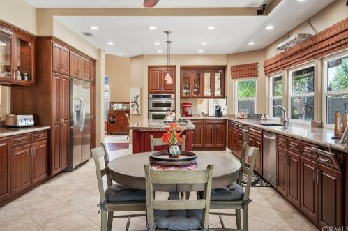 732 Buckingham Dr, Redlands CA  92374-6421 exterior