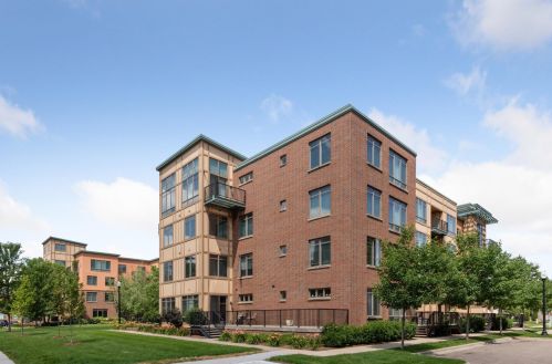 1070 Grandview Ct, Minneapolis, MN 55421-2384