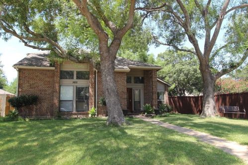 1601 Cayman Cir, Plano TX  75025-2870 exterior