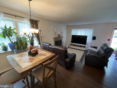 842 Woodcrest Turn, Dover DE  19904-2412 exterior