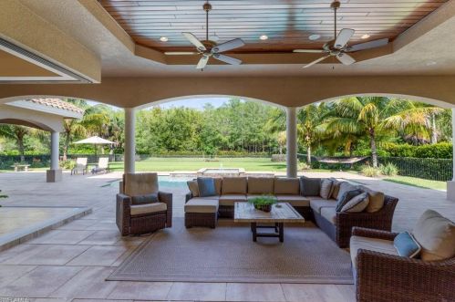 4245 Deephaven Ln, Naples FL 34119-8616 exterior