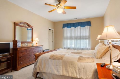 122 Somerfield Rd, Swedesboro NJ  08085-2504 exterior