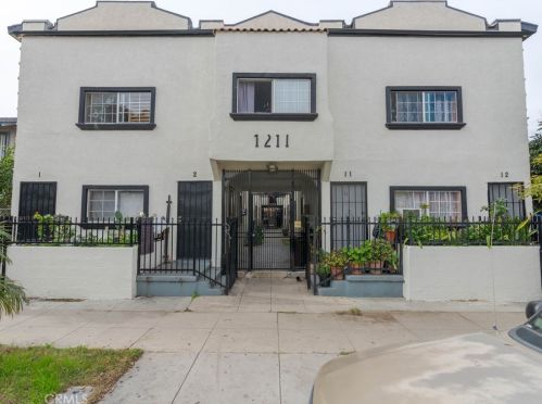 1211 Hoffman Ave, Long Beach, CA 90813-3784