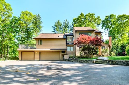 28 Briar Woods Trl, Stamford, CT 06903-1733
