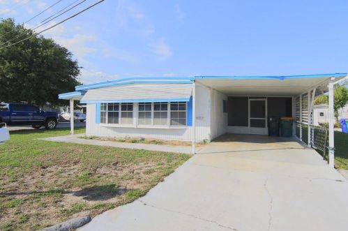 1518 Pleasant St, Tavares, FL 32778-4035