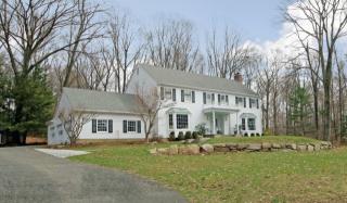 133 Indian Cave Rd, Ridgefield, CT 06877-5807