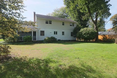 16 Gilbert Dr, Hyde Park NY  12538-2404 exterior