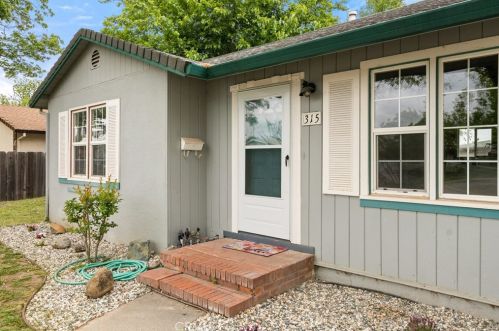 315 8th St, Newville, CA 95963-1207