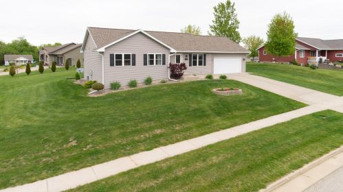 875 Rolling Hills St, Newburg Corners, WI 54614-8914