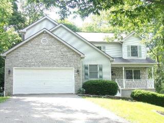 1360 Chickasaw Dr, London, OH 43140-8754