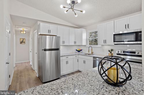 8335 Collins Ave, Camden NJ  08109-3568 exterior