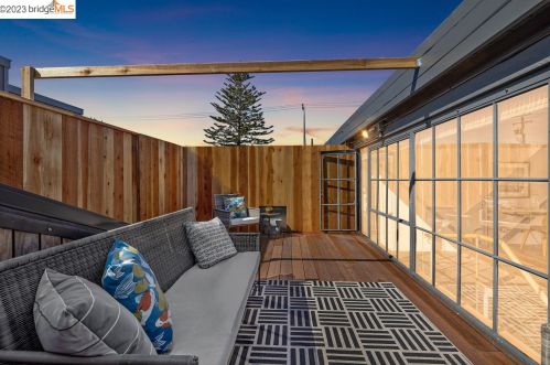 2512 9th St, Berkeley CA 94710-2542 exterior