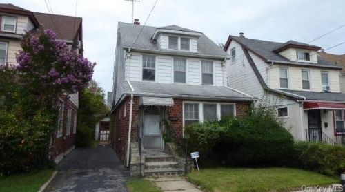 112-37 208th St, Jamaica, NY 11429-1007