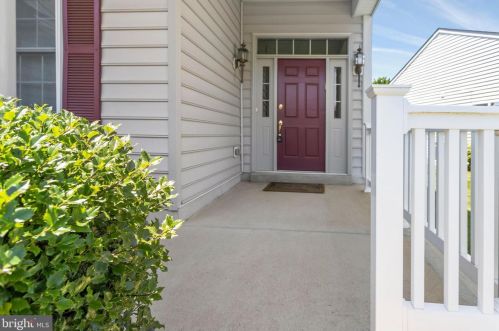 13 Valentine Dr, Boothwyn, PA 19060-1332