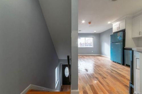 753 222nd St, Bronx, NY 10467-5105