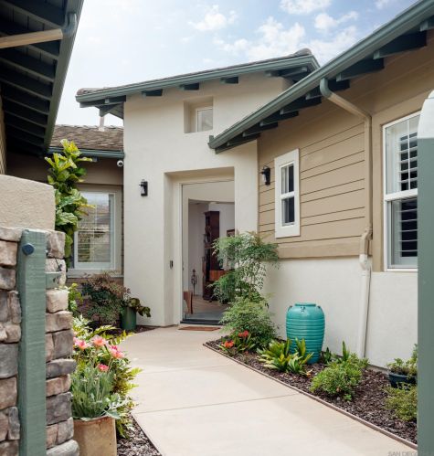 1355 Ravean Ct, Encinitas CA  92024-6204 exterior