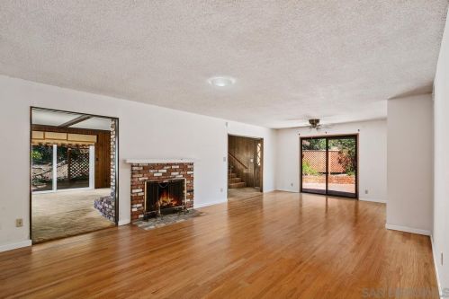 6306 Primrose Dr, La Mesa, CA 91942-4031
