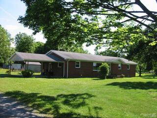 2598 Sixteenth Model Rd, Manchester, TN 37355-4859