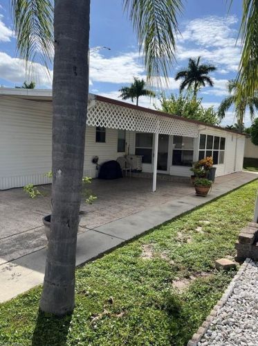 20 San Lu Rue Ave, Naples, FL 34104-3910