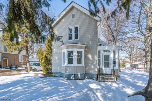 22 Dodd St, East Orange, NJ 07017-3418