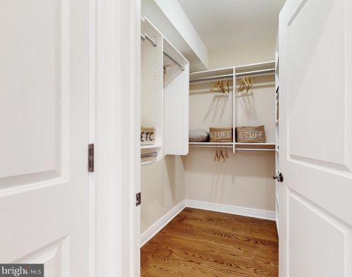 221 Victoria Mews, Princeton NJ  08542-3748 exterior