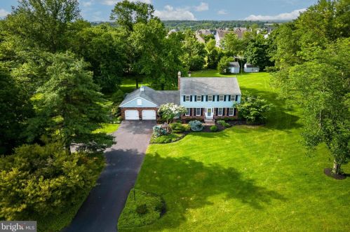 730 Sharon Ln, Harleysville, PA 19438-2815
