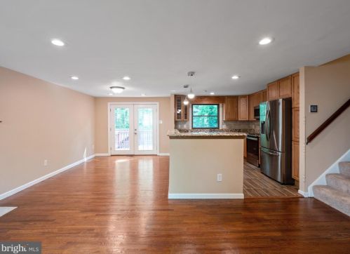 2268 Cocquina Dr, Herndon VA  20191-1140 exterior