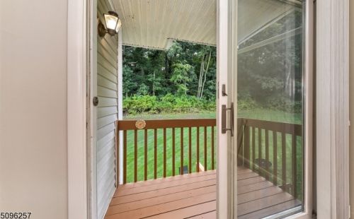 18 Noelle Ct, Lincoln Park NJ  07035-2237 exterior