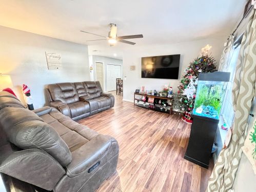550 Chapman Ave, Fort Pierce, FL 34984-4751