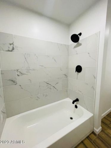 5658 37th Dr, Phoenix AZ  85019-2102 exterior