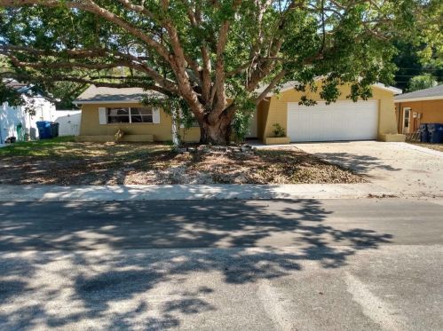 7709 Cayuga Dr, New Port Richey, FL 34653-2141