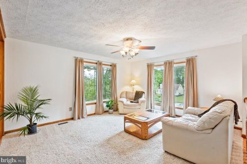 10323 Hillside Ln, Fredericksburg, VA 22408-2679