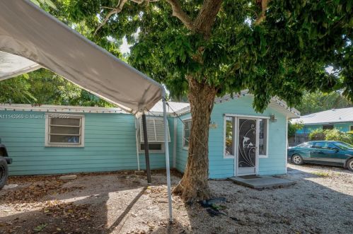 139 Bayview Dr, Key Largo, FL 33037-2424