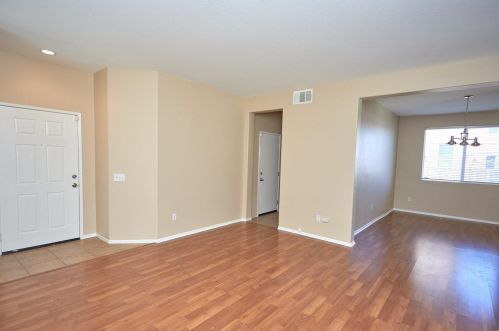 15247 Sunbeam Ct, Victorville, CA 92394-7576