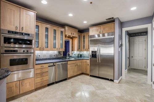 6745 Country Club Cir, Dallas TX  75214-4021 exterior