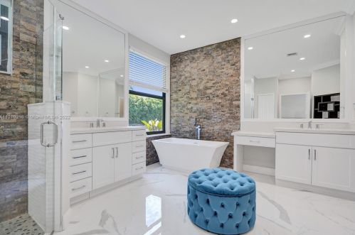 3821 185th Ave, Hollywood FL  33029-2712 exterior