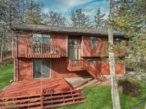 16 James St, Washingtonville NY  10992-1406 exterior