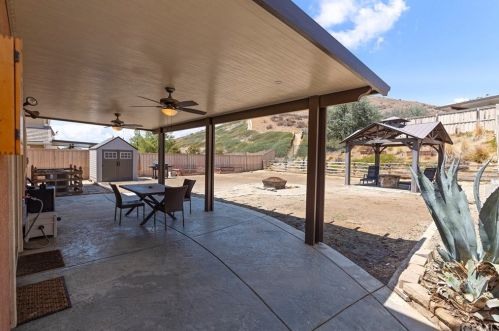 34122 Camelina St, Lake Elsinore CA  92532-2957 exterior