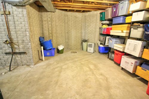 710 Willow Bend Dr, Waterford WI  53185-4281 exterior