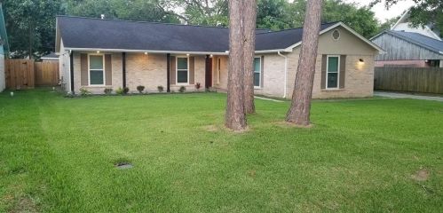 1127 Robert St, Pearland, TX 77581-2311