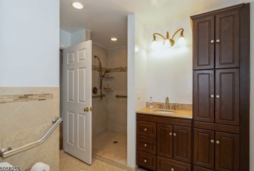 20 Kierstead Ave, Nutley NJ  07110-2528 exterior