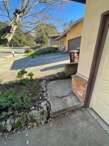 3539 Joaquin Miller Rd, Oakland CA  94602-2649 exterior