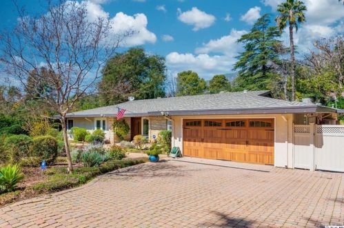 2105 Sunnybank Dr, La Canada, CA 91011-1358