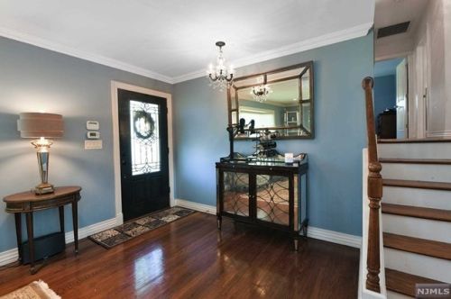 355 Corona Pl, Ridgewood NJ  07450-2801 exterior