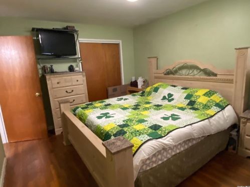 672 Larkfield Rd, Elwood NY  11731-5914 exterior